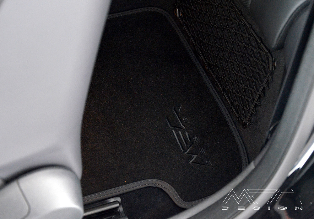 C207 A207 Mercedes Tuning AMG Interieur Carbon Leder