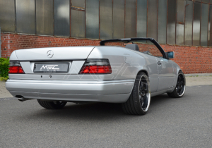 W124 Mercedes Tuning AMG Bodykit Felgen Auspuff Spurverbreiterung Carbon
