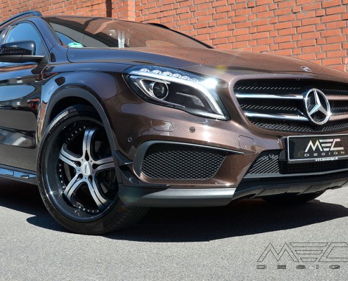 X156 GLA Mercedes Tuning AMG Bodykit Felgen Auspuff Spurverbreiterung Carbon